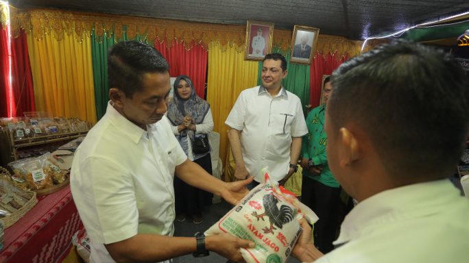 Pangdam Iskandar Muda dan Kapolda Aceh berikan Apresiasi dalam Kunjungannya ke Stan Nagan Raya