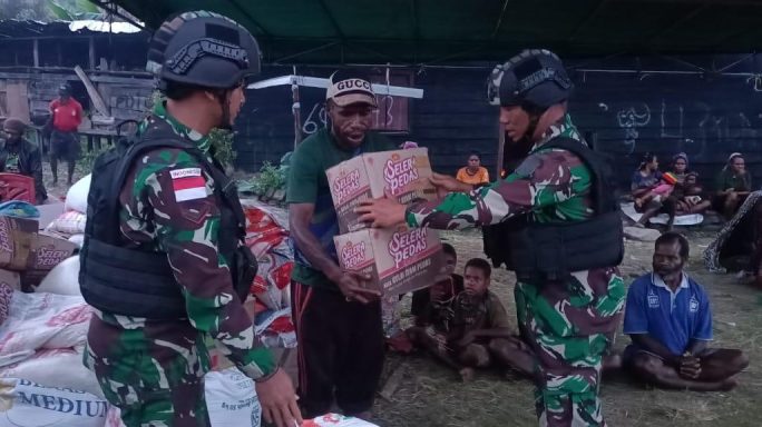 Beri Bantuan Kedukaan, Satgas Yonif RK 115/ML Hadir di Tengah-Tengah Masyarakat