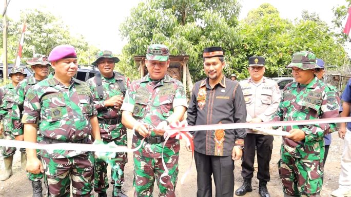 Pamen Ahli Pangdam IM Tutup TMMD Reguler Ke -117 Kodim 0108/Agara Resmi Di Tutup