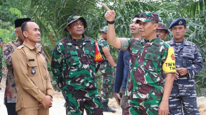 Dandim 0104/Atim Paparkan Hasil Program TMMD Ke-117 Pada Tim Wasev Mabes TNI-AD