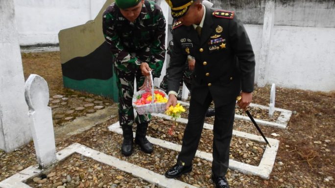 Dandim 0117/Aceh Tamiang Pimpin Ziarah Nasional Memperingati Proklamasi Kemerdekaan Republik Indonesia Ke – 78