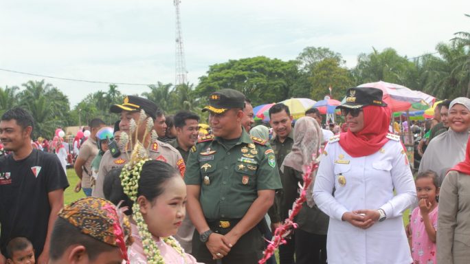 Dandim 0116/Nagan Raya Bersama Forkopimda Nagan Raya Laksanakan Kegiatan Karnaval Sambur Hut RI ke 78
