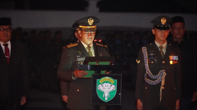 Pangdam IM memimpin Apel Kehormatan dan Renungan Suci (AKRS) di Taman Makam Pahlawan Kota Banda Aceh