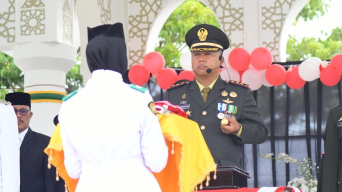 Dandim 0111/Bireuen Irup Penurunan Bendera HUT RI Ke 78