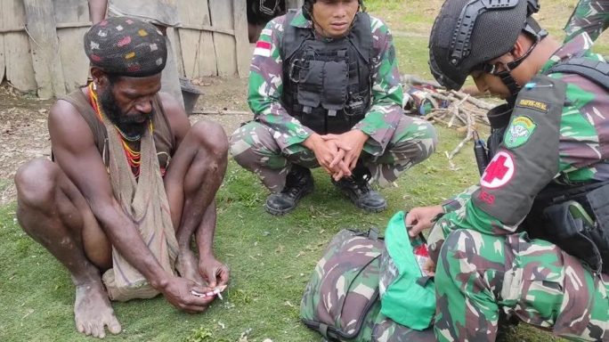 Laksanakan Kegiatan Berbagi Kasih “ Honai To Honai “, Kegiatan Teritorial Satgas Yonif RK 115/ML Mendapat Apresiasi Masyarakat Papua.