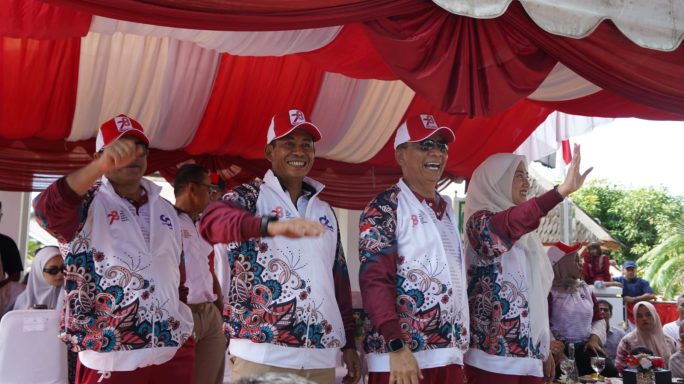 Pangdam IM menghadiri Semarak Karnaval Pawai Budaya dalam rangka HUT Ke-78 Kemerdekaan Republik Indonesia di Pendopo Gubernur Aceh.