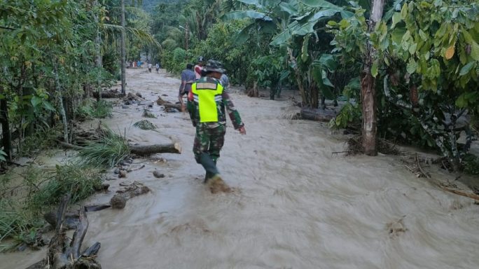 Tanggul Kembali Jebol Puluhan Rumah Terendam Banjir