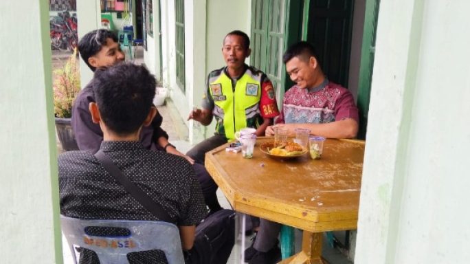 Melindungi Generasi Bangsa, Babinsa Tapaktuan Intens Ingatkan Pemuda Desa Binaan Tentang Bahaya Narkoba