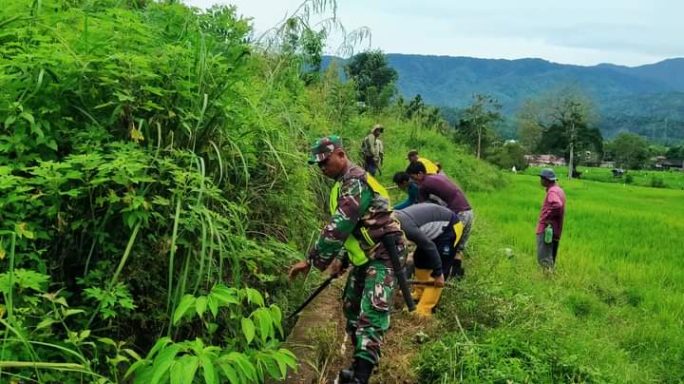 BabinsaTangse Bersama Warga Gotroy Pasang Pipa Air Bersih Mesjid Besar Baitul Istiqamah