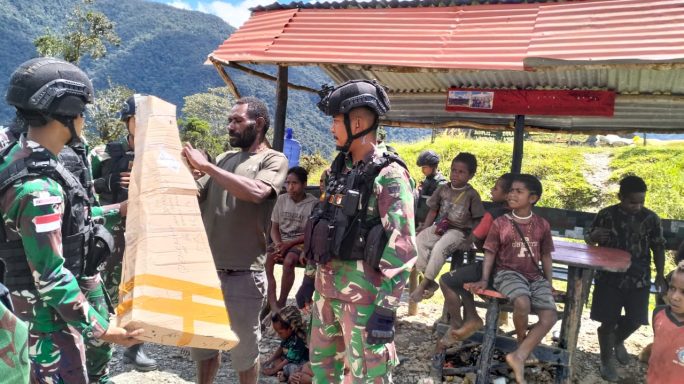 Komsos Kreatif Satgas Yonif RK 115/ML Berikan Edukasi Tentang Kesehatan Kepada Masyarakat Kampung Pruleme