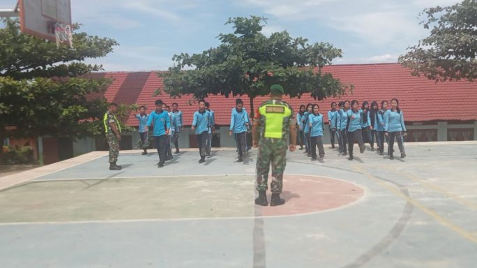 Mulai Dari Hal Kecil Babinsa Latih Dasar Peraturan Baris Berbaris