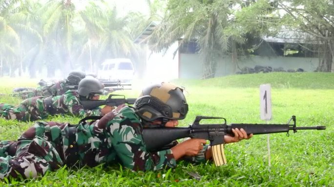 Asah Kemampuan Prajurit, Kodim 0117/Aceh Tamiang Gelar Latihan Menembak Senjata Ringan