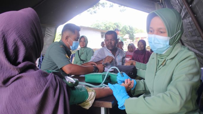 Satgas TMMD ke 118 Kodim 0107/Aceh Selatan Berikan Layanan Pengobatan Gratis Kepada Masyarakat