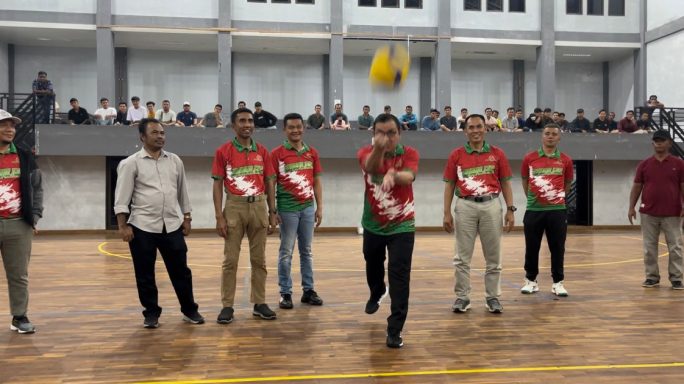Sebanyak 32 Tim Putra – Putri Meriahkan Turnamen Volley Ball Memperebutkan Piala Dandim Cup 0105/Abar