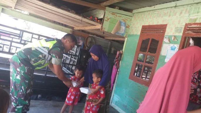 Bentuk Kepedulian Balita Sehat, Babinsa Dampingi Pelaksanaan Posyandu Didesa Binaan