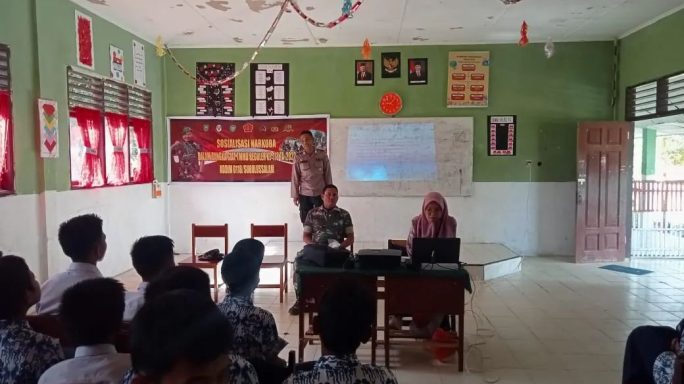 Gandeng Personil Polres Subulussalam, Satgas TMMD Ke 118 Sosialisasikan Bahaya Narkoba kepada Siswa SMP