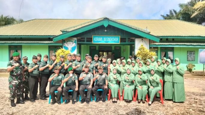 Dandim Bersama Ketua Persit KCK Cabang XXXI Kodim 0109/Aceh Singkil Melakukan Kunjungan Kerja Ke Koramil Singkohor