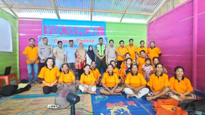 Babinsa Dampingi Pelayanan KB TNI Manunggal Bangga Kencana Kesehatan