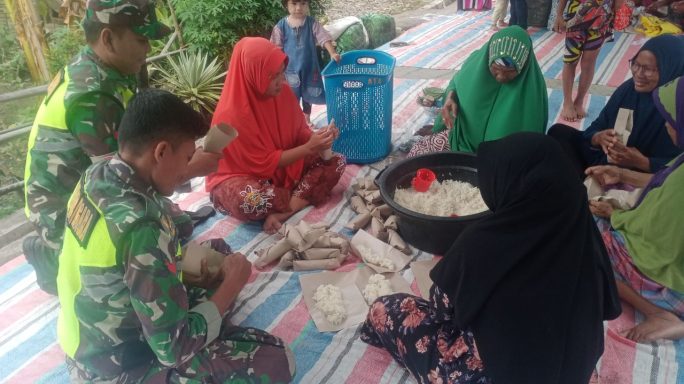 Babinsa Bantu Mitra Karib Persiapkan Acara Pernikahan Anaknya.