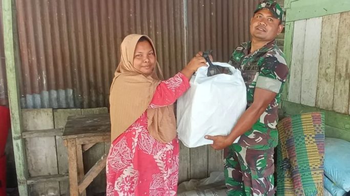 Serda Rudi Salurkan Paket Sembako Kepada Warganya