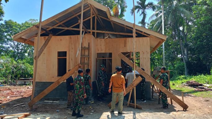 Raut Wajah Bahagia M Ali saat di temui Dandim 0103/Aceh utara di Rumahnya
