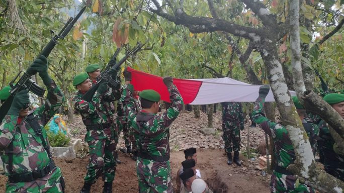 Dandim 0108/Agara Pimpin Upacara Pemakaman Militer