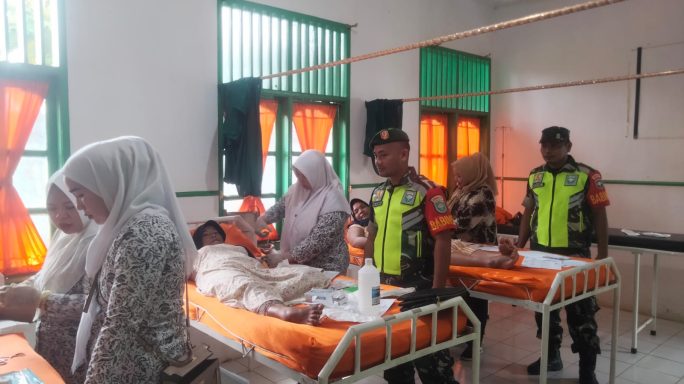 Para Babinsa Posramil Lawe Bulan Dampingi Pelaksanaan KB Di Puskesmas