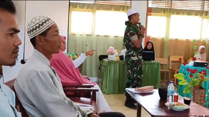 Melalui Maulid Nabi, Babinsa Isi Tausiyah di SMA Negeri 3 Pegasing