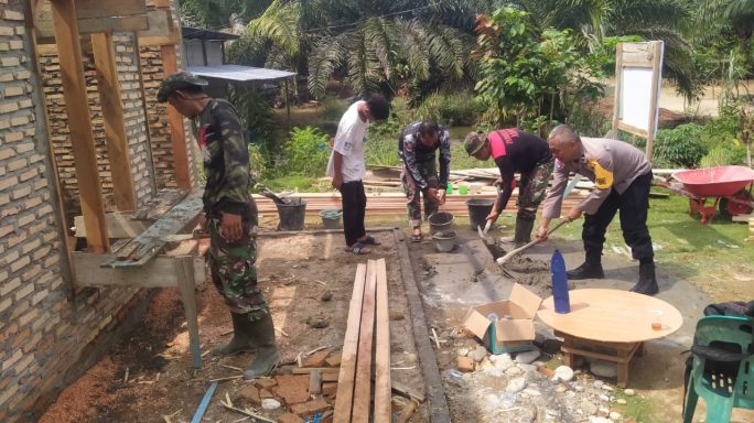 TNI-Polri Kebut Pembangunan Rehab RTLH Disasaran TMMD Ke 118