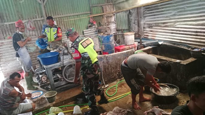 Sambangi UMKM Pembuat Pentol Bakso, Himbau Keselamatan Kerja Dan Kebersihan