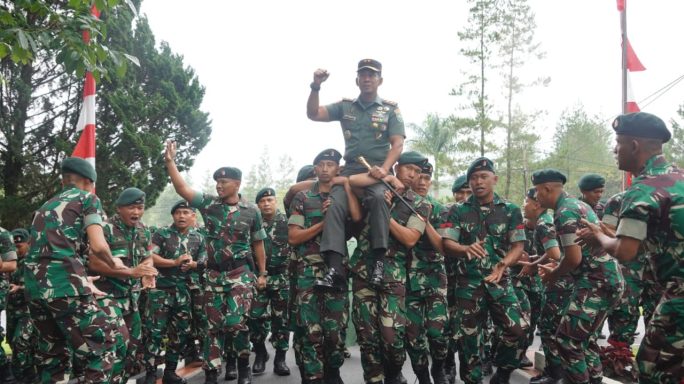 Pangdam IM Mayjen TNI Novi Helmy Prasetya, S.I.P, M.I.P didampingi Ketua Persit KCK Daerah Iskandar Muda, Ny. Iin Novi Helmy Prasetya melaksanakan Kunjungan Kerja ke Batalyon Infanteri 114/SM dan Komando Distrik Militer 0119/Bener Meriah