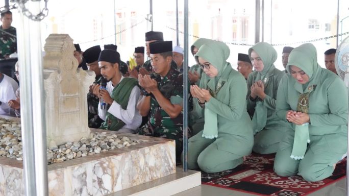 Pangdam IM Ziarah ke Makam Sultan Malikussaleh.