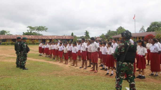 Satgas Pamtas Statis RI – PNG Yonif 111/KB Tingkatkan Program Kampung Pancasila