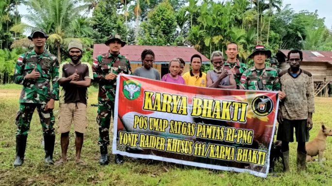 Bertepatan Dengan Hari Sumpah Pemuda Bersama Masyarakat  Satgas Pamtas Statis RI – PNG Yonif 111/KB Melaksanakan Karya Bakti TNI