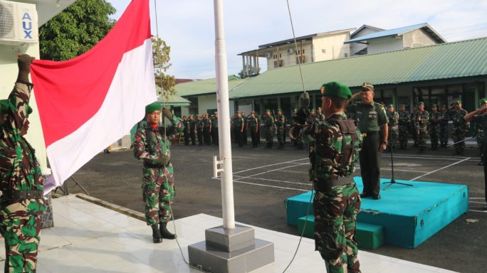 Kodim 0105/Abar Menggelar Upacara Bendera Merah Putih Mingguan 