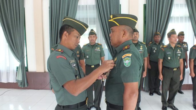 Ini Pesan Dandim 0117/Atam Kepada Prajurit Saat Pimpin Upacara Purna Tugas Dan Serah Terima Jabatan Danramil