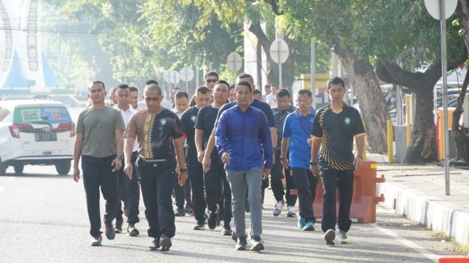 Pangdam IM dan Pejabat Utama Kodam IM Olahraga Bersama di Makodam IM.