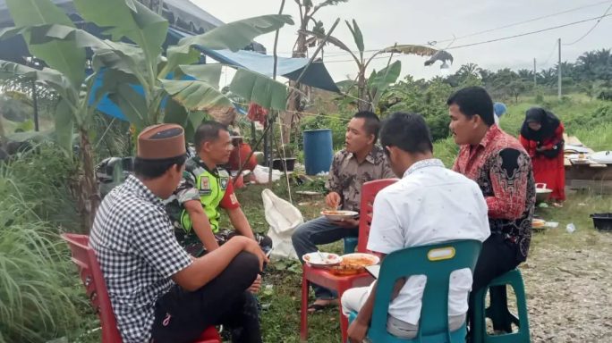 Babinsa Hadir Dan Komsos diacara Hajatan Warga Binaan