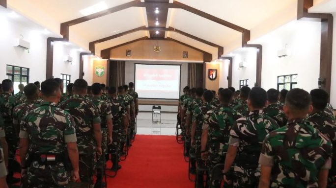 Prajurit Yonif 112/DJ Ikuti Program Literasi Digital Sektor Pemerintahan Kepada Prajurit TNI