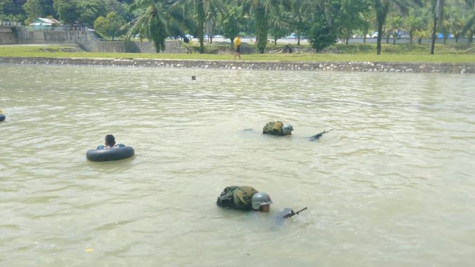 DODIKLATPUR RINDAM ISKANDAR MUDA LAKSANAKAN LATIHAN LARASUNTAI SISWA DIKJURTA IF GEL I TA 2023.