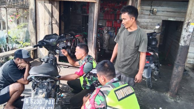 Komsos Bersama Bengkel Motor, Babinsa Beri Motivasi