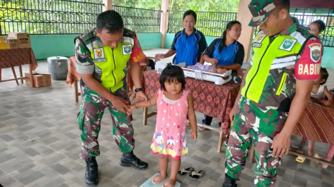 Sukseskan Kegiatan Babinsa Dampingi Posyandu Di Desa