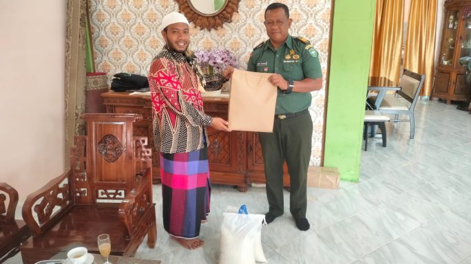 Jalin Silaturahmi Dengan Tokoh Agama, Danramil 08/Rantau Silaturahmi Ponpes Misbahur Risyad Al- Aziziyah