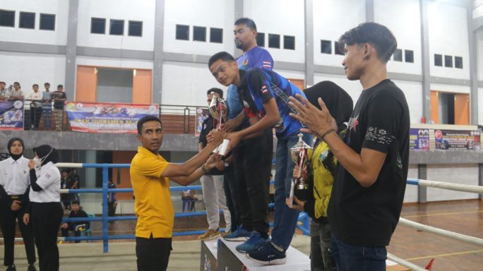 Dandim 0105/Abar Secara Resmi Menutup Open Turnamen Muaythai