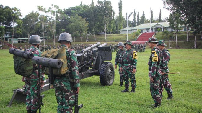 DANRINDAM IM, RESMI BUKA LATIHAN UJI SIAP TEMPUR TINGKAT BATERAI BATALYON ARTELERI MEDAN 17/RENCONG SAKTI