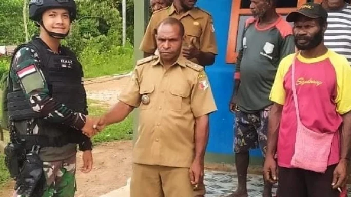 Satgas Pamtas Statis Yonif 111/KB Tingkatkan Silaturrahmi Dan Komsos Dengan Tokoh Pemerintah Dan Masyarakat