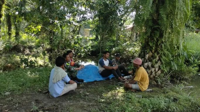 Babinsa Desa Lae Saga Komsos Dengan Warga Binaan