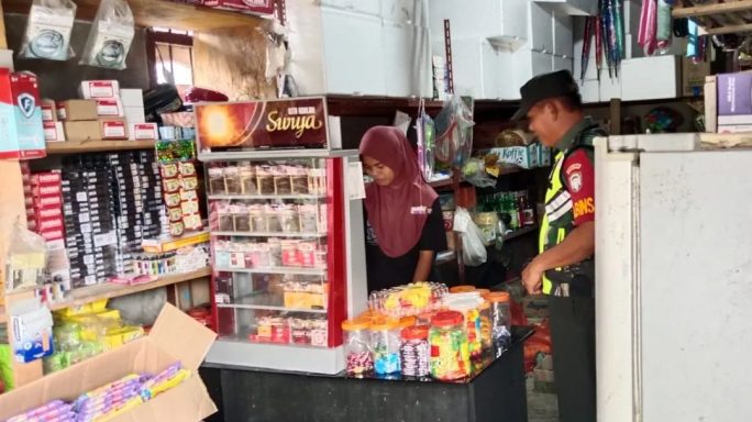 Kopka Efrijal Sugianto Cek Ketersediaan Dan Harga Sembako Di Desa Binaan