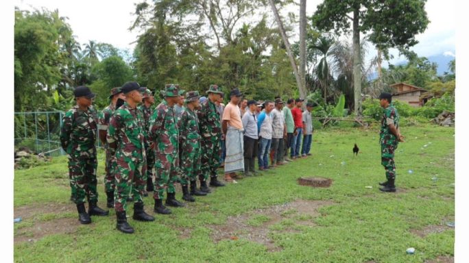 YONIF 117/KY MELAKSANAKAN KARYA BAKTI SEMESTER II DI DESA BINAAN