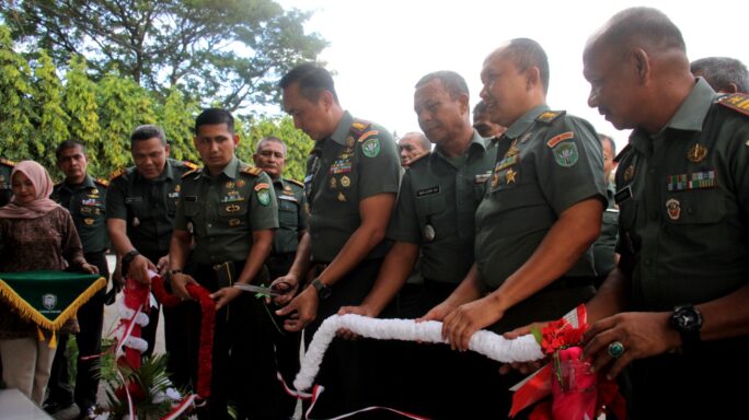 Dandim 0101/KBA Resmikan Hasil Perehapan dan Pergantian Nama Mushala Al-Fitrah Menjadi Al-Fattah